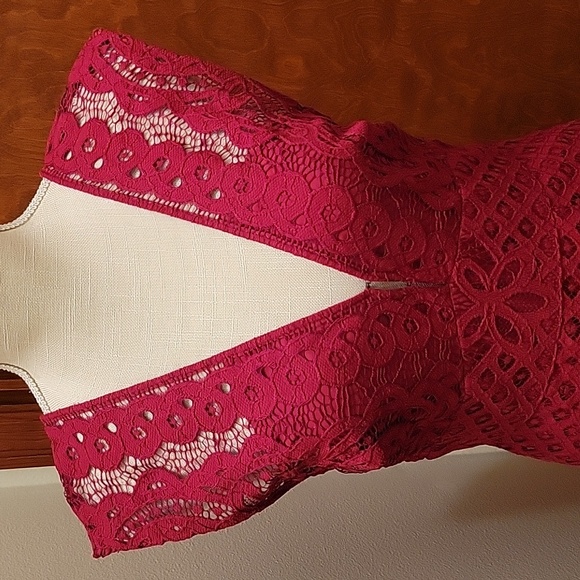 FREE PEOPLE One Million Lace Lover V-neck Dress in Burgandy - size 6 - Picture 2 of 16